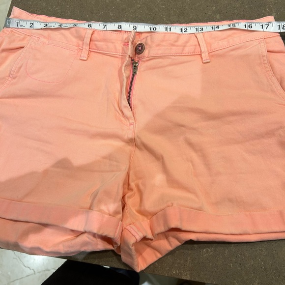 Land'n sea women's shorts, size 10, peach color, front pockets - Picture 9 of 9
